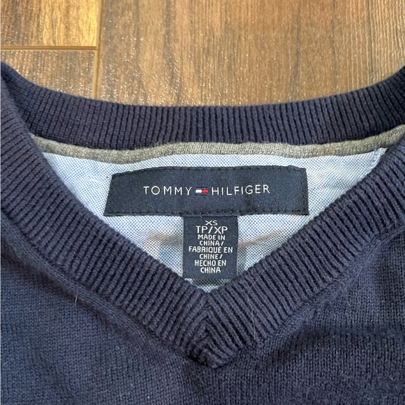 Tommy Hilfiger Sweater - Picture 2 of 4